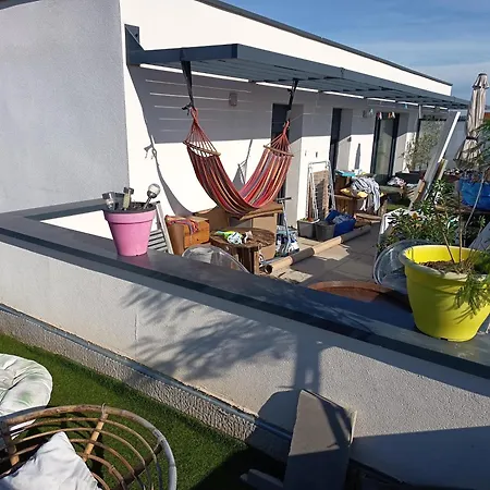 Rooftop A Le Lez شقة